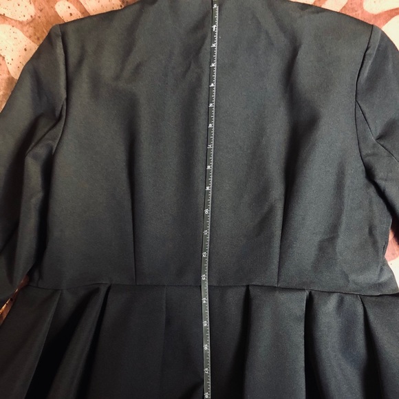 🦋SOLD🦋Nasty Gal Do Me a Favor Ruffle Blazer - Picture 14 of 16